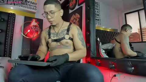 joshmiller___ online show from July 15, 11:50 am
