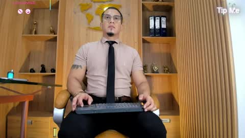 joshmiller___ online show from May 30, 8:20 pm