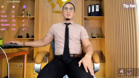 joshmiller___ online show from June 11, 12:32 am