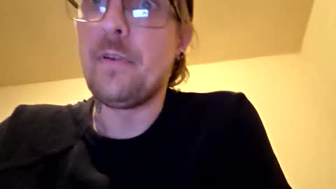 joshua2385 online show from April 11, 8:40 am