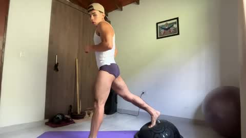 Im Jouliano online show from May 3, 3:26 pm
