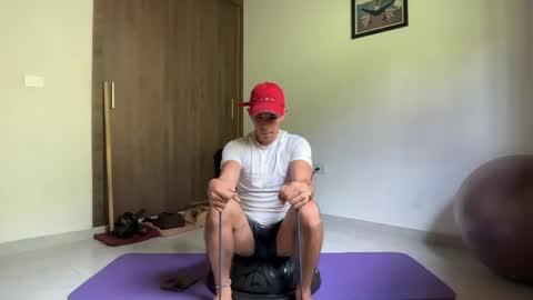 Im Jouliano online show from May 5, 3:46 pm