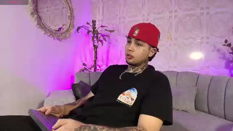 juan_alvarez18 online show from June 16, 6:27 am