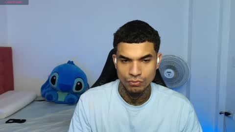 juan_gomez_1 online show from May 5, 12:12 am