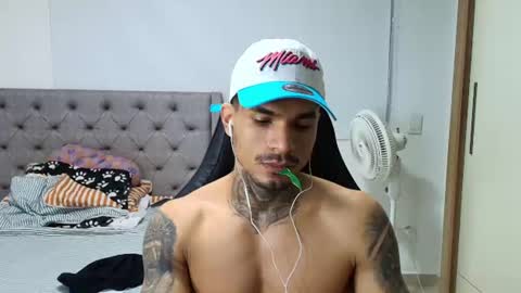 juan_gomez_1 online show from June 17, 10:50 am