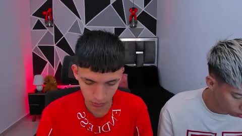 JuanSteven online show from May 3, 11:35 am