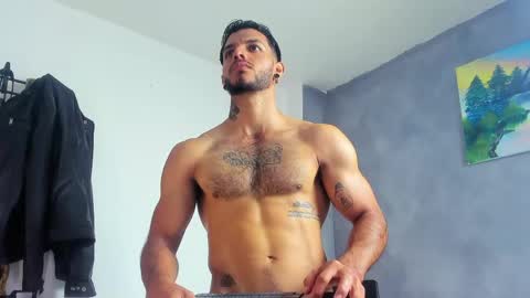 Juan Esteban online show from May 1, 2:59 am