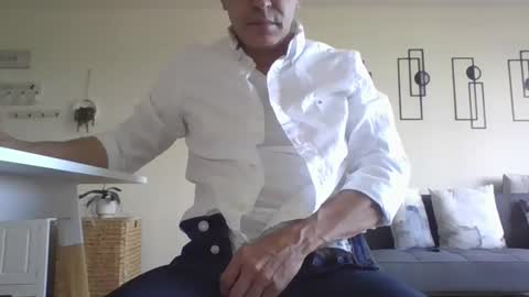 juanearth1 online show from May 15, 9:56 pm