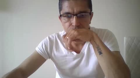 juanearth1 online show from May 13, 10:07 pm