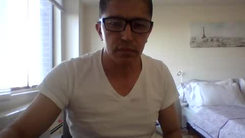 juanearth1 online show from June 9, 10:55 pm