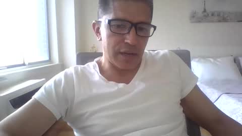 juanearth1 online show from June 10, 11:05 pm