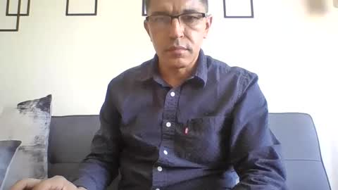 juanearth1 online show from May 18, 9:30 pm