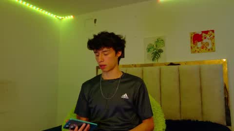 juanmres online show from June 9, 5:47 pm