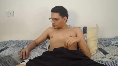 juansuarez204 online show from May 24, 9:10 pm