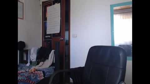 Julfigo online show from May 28, 4:16 pm
