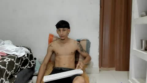 junior_bigcock3 online show from August 1, 6:40 pm