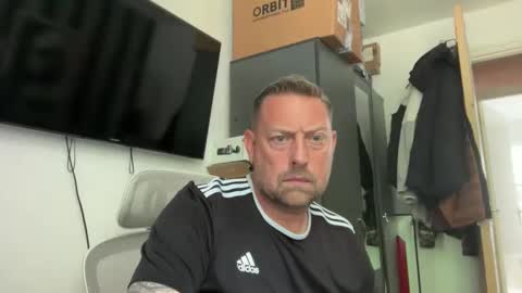 Junky online show from May 18, 1:06 pm