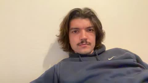 just_a_guy_with_a_big_cock online show from May 6, 7:36 pm