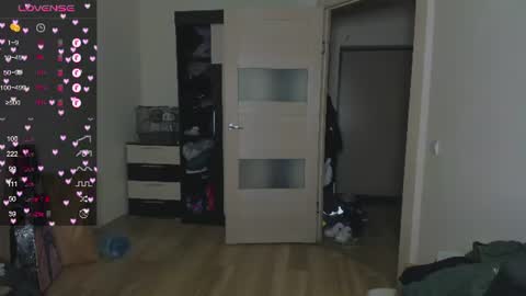 Edwins online show from July 28, 8:52 pm