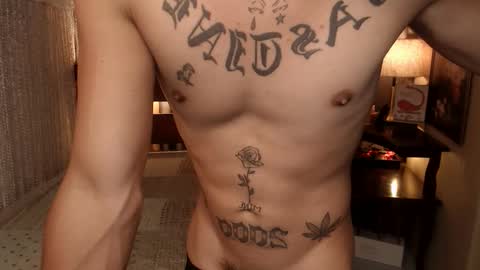 justine_hunk online show from May 13, 7:49 am