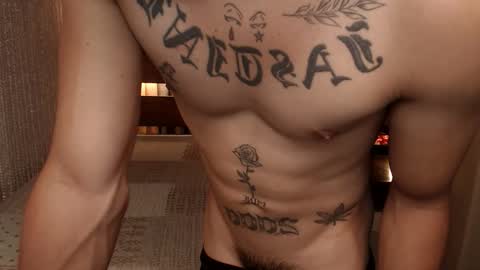 justine_hunk online show from May 5, 5:09 am