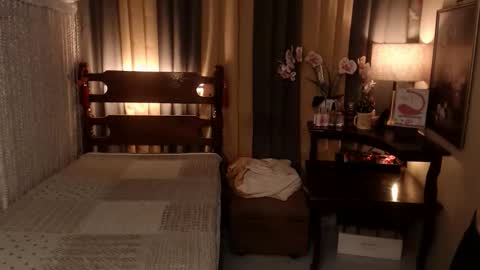 justine_hunk online show from May 12, 6:22 am