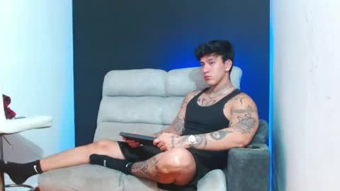 justinfuller_31 online show from May 19, 3:46 am