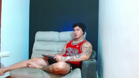 justinfuller_31 online show from July 24, 2:46 pm