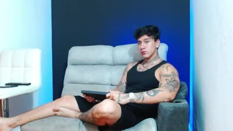 justinfuller_31 online show from May 4, 6:53 pm