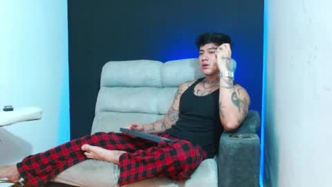 justinfuller_31 online show from May 16, 6:50 pm