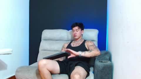 justinfuller_31 online show from June 11, 2:53 am