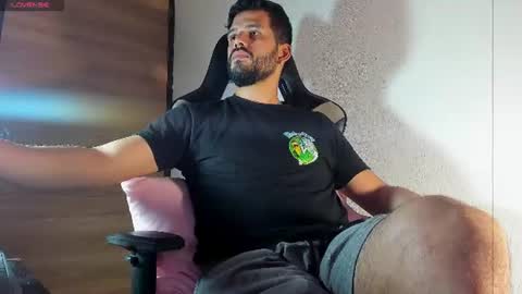 kael_cassian online show from June 10, 3:34 pm