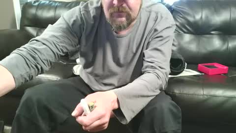 kchristi325 online show from April 7, 10:10 pm