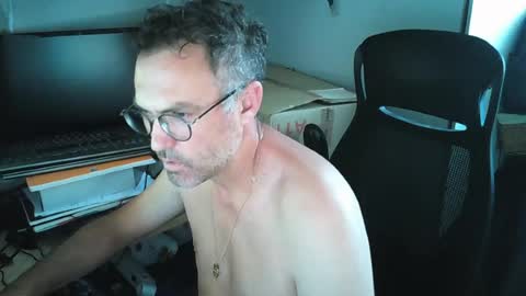 kelvin06133 online show from August 6, 1:06 pm