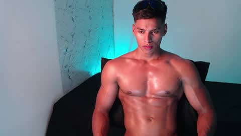 ken__owensx online show from May 18, 10:36 pm