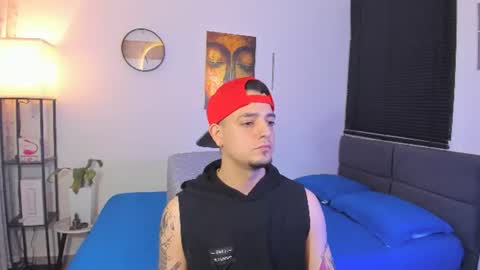 kendel_dimitri online show from July 29, 4:33 am