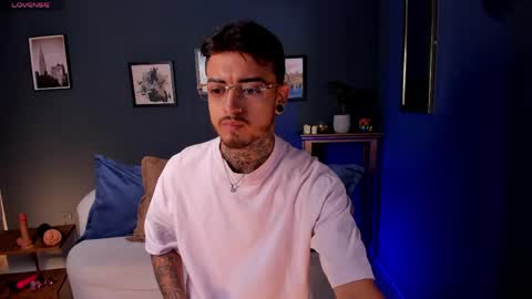 keneth_collins online show from May 26, 12:34 pm