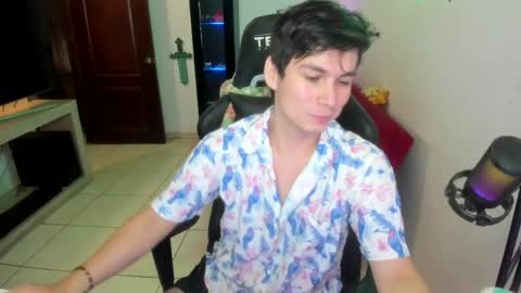Kevin online show from May 4, 11:17 pm