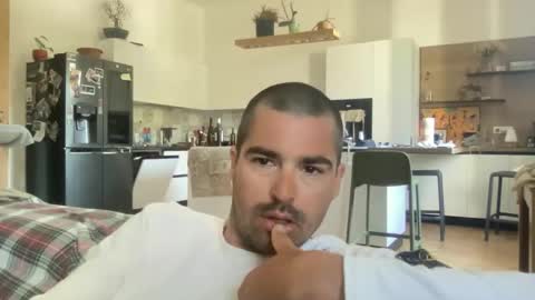kevinpillobello online show from May 3, 7:22 am
