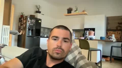 kevinpillobello online show from May 5, 4:18 pm