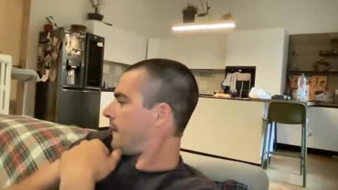 kevinpillobello online show from April 29, 4:11 pm