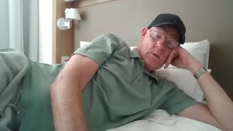 kevlooking4sez online show from June 19, 1:49 pm