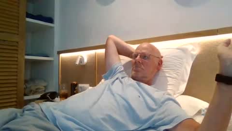 kevlooking4sez online show from August 2, 4:05 pm