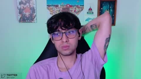 khozler_ online show from May 8, 2:23 am