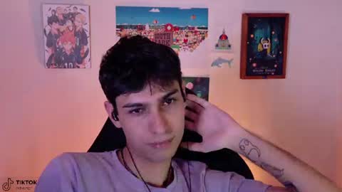 khozler_ online show from June 17, 2:02 am