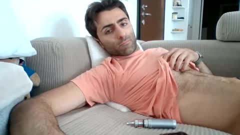kikkus01 online show from May 7, 1:33 pm