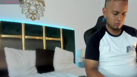 kingg_jay online show from May 14, 11:52 am