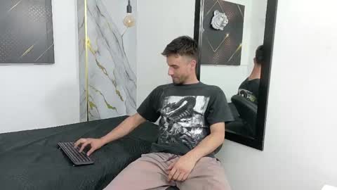 KING  online show from May 5, 4:36 am