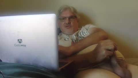 kingtongue10 online show from May 14, 7:56 pm