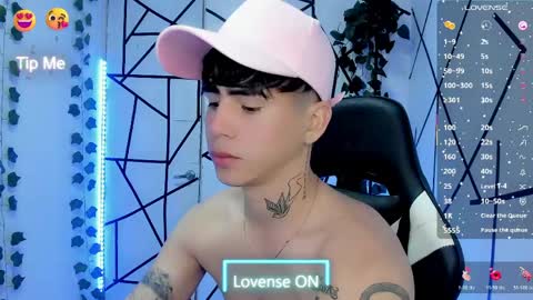 kiss_whitee online show from June 1, 12:33 am